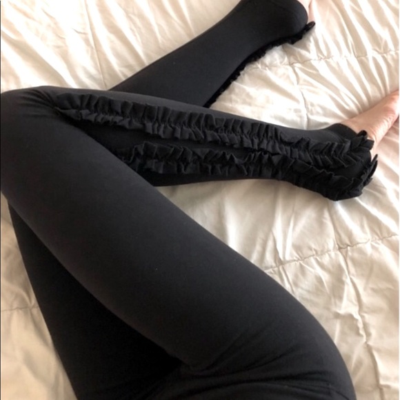 LULULEMON *RUFFLE* LEGGINGS - Picture 1 of 4